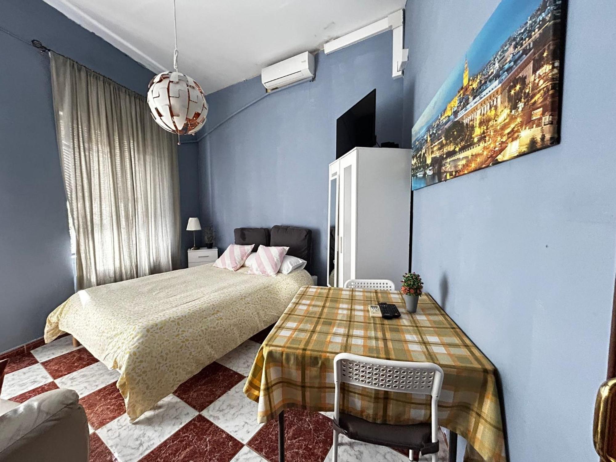 Santa Isabel Low Cost Rooms In Private House Sevilla Zimmer foto