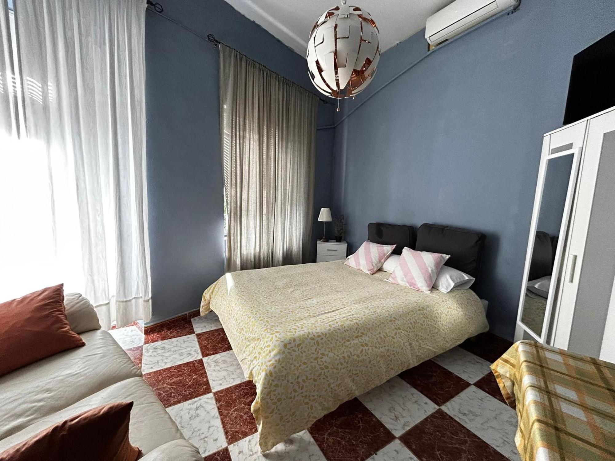 Santa Isabel Low Cost Rooms In Private House Sevilla Zimmer foto
