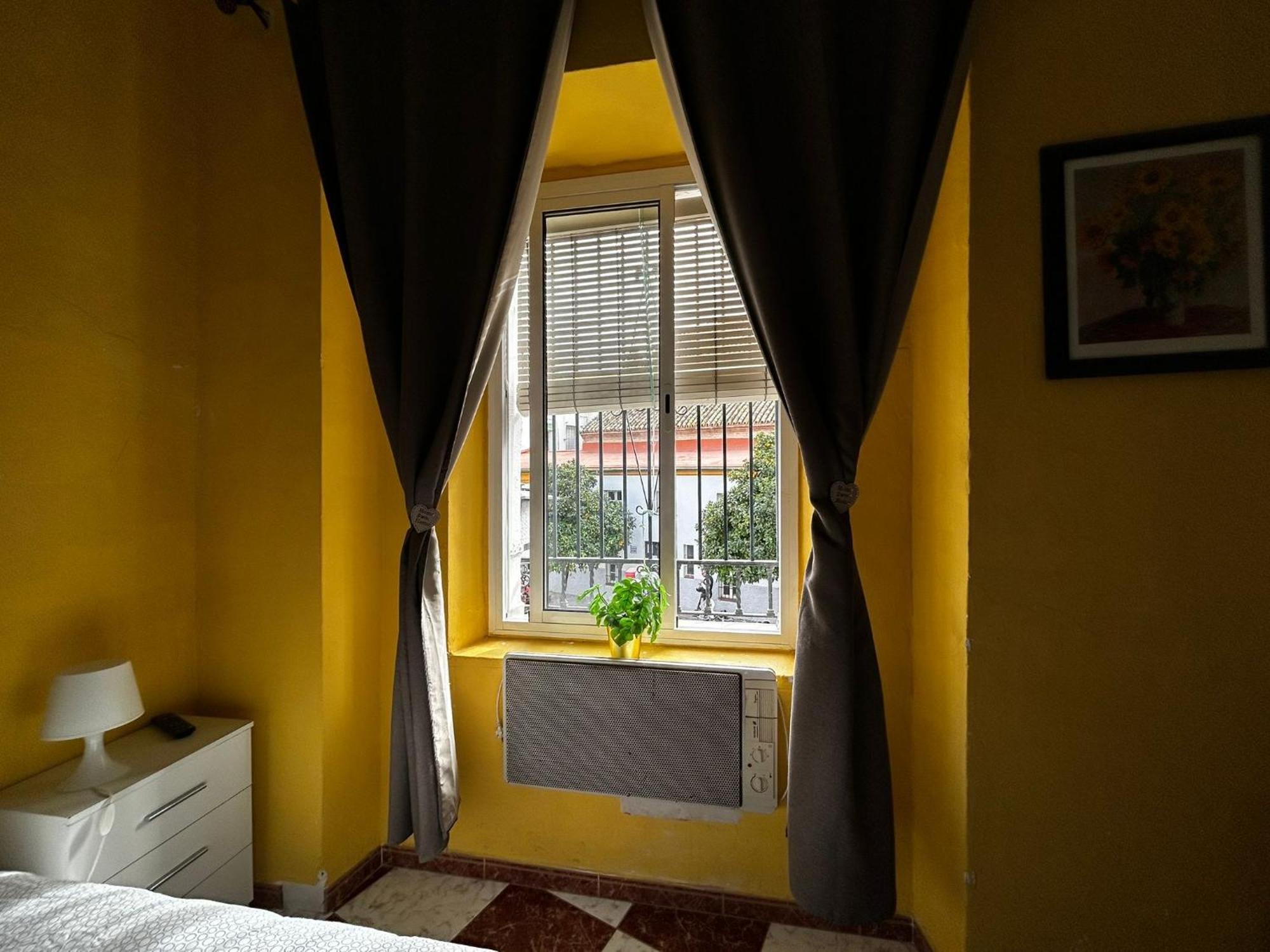 Santa Isabel Low Cost Rooms In Private House Sevilla Zimmer foto